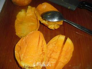 芒果奶昔的做法步骤：2