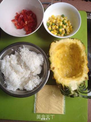 芝士菠萝焗饭的做法步骤：1