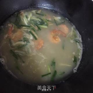 鲜虾面的做法步骤：5