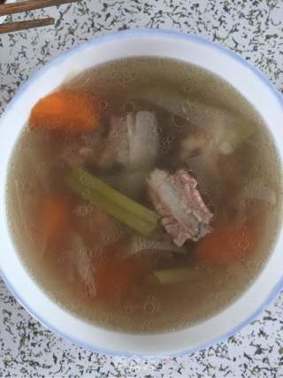 特色排骨汤的做法步骤：4