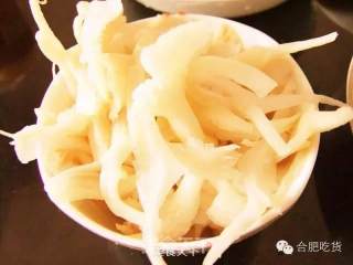 吃货食堂—秘制酸汤鲈鱼的做法步骤：4