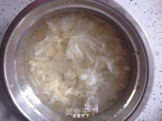 银耳百合羹的做法步骤：3