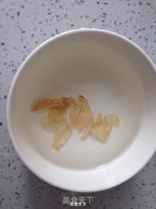 银耳百合羹的做法步骤：4