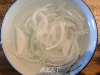 土豆西生菜沙拉的做法步骤：2