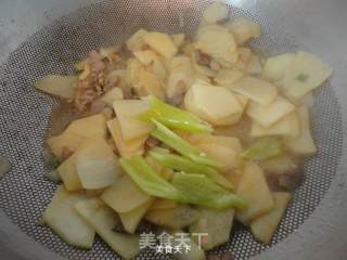 土豆片炒肉的做法步骤：10
