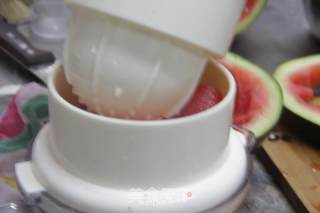 夏至之饮-冰爽西瓜汁的做法步骤：2