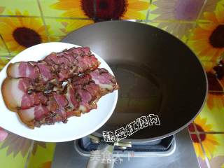 腊肉炒秋葵的做法步骤：4