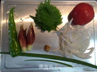 西红柿萨拉的做法步骤：1