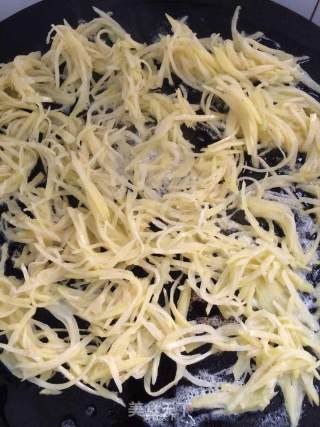 煎土豆饼的做法步骤：4