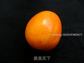 夏季排毒良方：增强活力的鲜榨橙汁的做法步骤：1