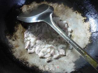 猪肉茭白炒带豆的做法步骤：3