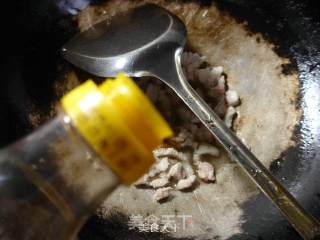 猪肉茭白炒带豆的做法步骤：5