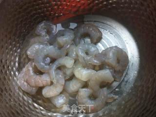 杏仁虾球的做法步骤：1