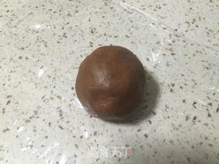 盈太美食俱乐部---迷你巧克力梅花派的做法步骤：5