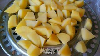 香辣土豆块的做法步骤：1