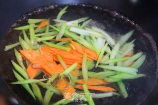 凉拌芹菜腐竹的做法步骤：5