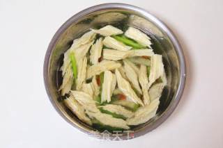 凉拌芹菜腐竹的做法步骤：7