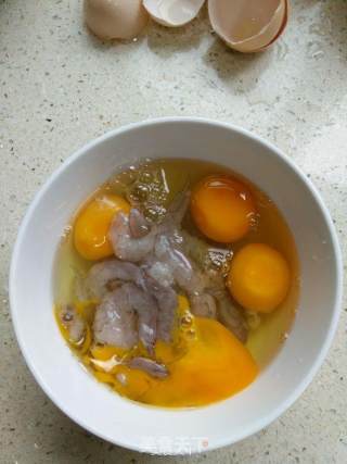 时蔬虾仁鸡蛋小炒的做法步骤：2