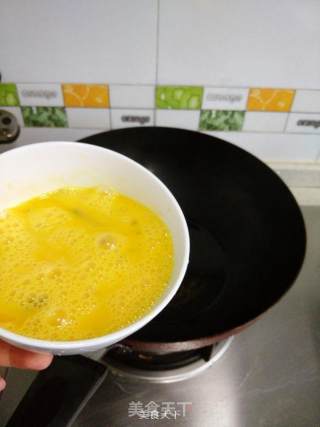 时蔬虾仁鸡蛋小炒的做法步骤：3
