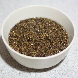 烹饪原料轻松自制-----自制藤椒粉的做法步骤：2