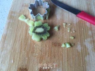 让幸福像花儿一样绽放！【西瓜盆栽水果拼盘】的做法步骤：8