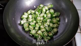 秋葵炒鸡蛋的做法步骤：5