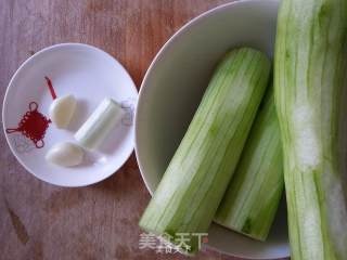 烧丝瓜的做法步骤：1