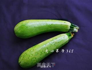 巧用西葫芦做绣花鞋的做法步骤：1