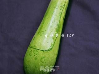 巧用西葫芦做绣花鞋的做法步骤：2