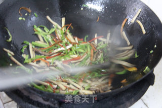 【青椒炒茶干】的做法步骤：5
