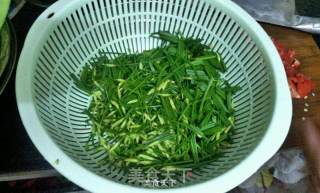 韭菜花炒辣椒的做法步骤：3