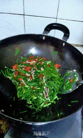 韭菜花炒辣椒的做法步骤：4