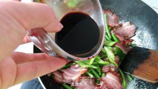 蒜苔炒腊肉的做法步骤：11