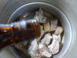青菜腊鸡腿排骨汤的做法步骤：5