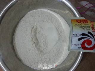 白菜猪肉包子的做法步骤：1