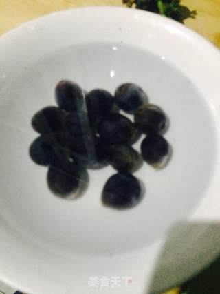 鲜榨葡萄汁的做法步骤：3