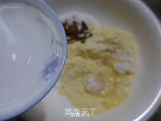 葡萄干玉米面糯米饼的做法步骤：4