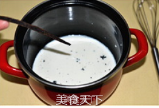 盈太美食俱乐部---美食DIY，清新中还有一丝香醇--抹茶奶酪布丁的做法步骤：2