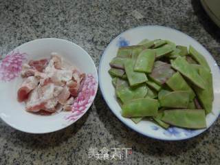 五花肉炒扁豆的做法步骤：1