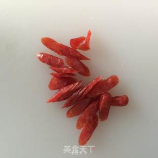 白玉菇炒腊肠的做法步骤：3