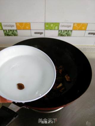 菌菇虾仁汤的做法步骤：5