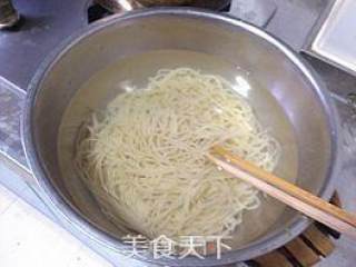 番茄榨菜凉拌面的做法步骤：8