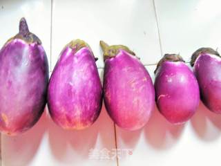 青椒炒茄条的做法步骤：1