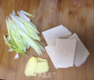 鲫鱼豆腐萝卜汤的做法步骤：3