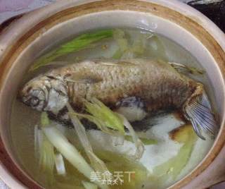 鲫鱼豆腐萝卜汤的做法步骤：13