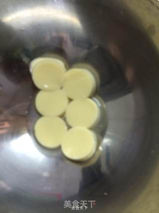 玉子磨菇蛋花汤的做法步骤：2