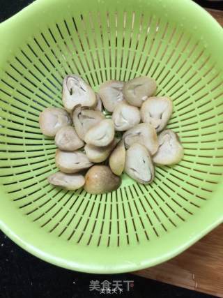 玉子磨菇蛋花汤的做法步骤：4