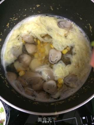 玉子磨菇蛋花汤的做法步骤：9