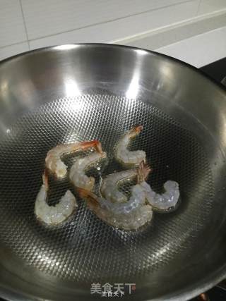 芹菜虾仁炒秋葵的做法步骤：5