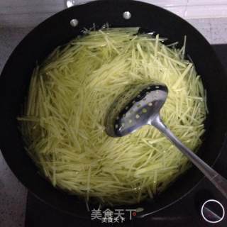 麻香凉拌土豆丝的做法步骤：2